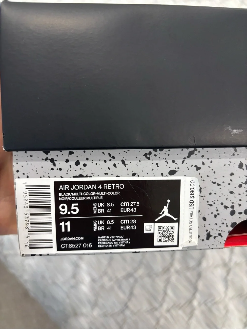 Jordan Men's Black and Red Retro Basketball Sneakers